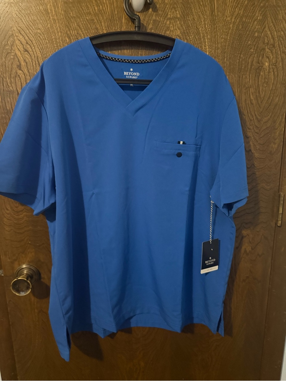 Men’s V-Neck scrubs in Royal Blue